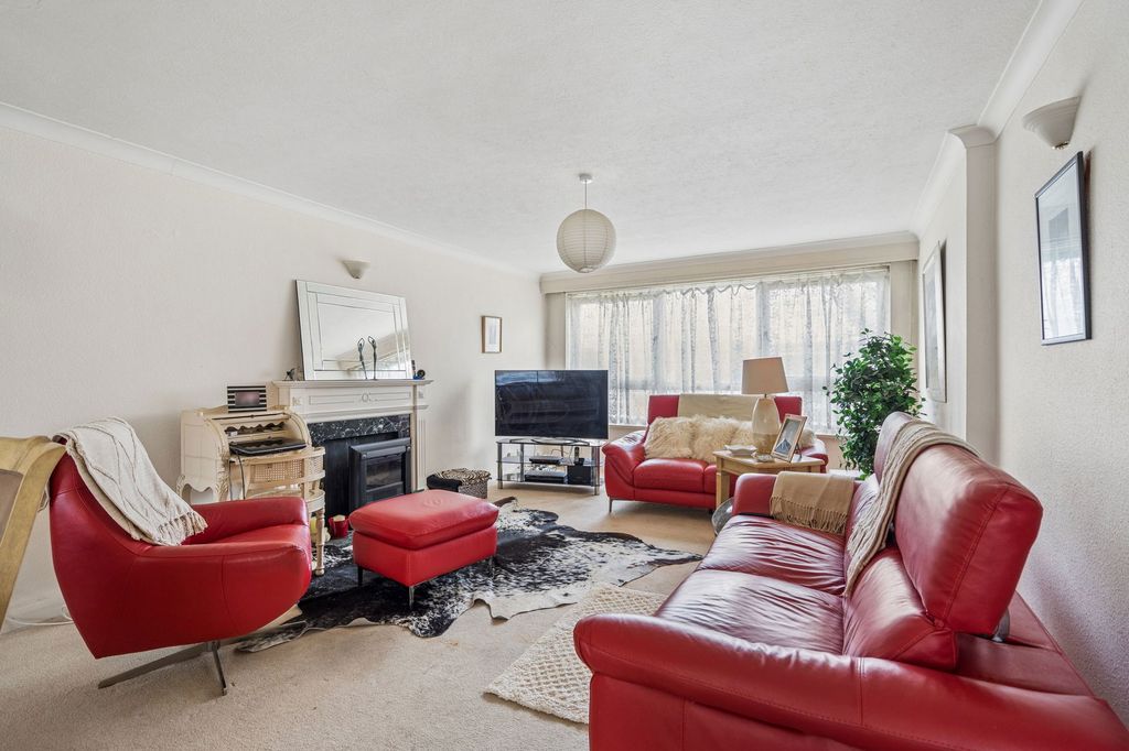 Property photo 3 of 14