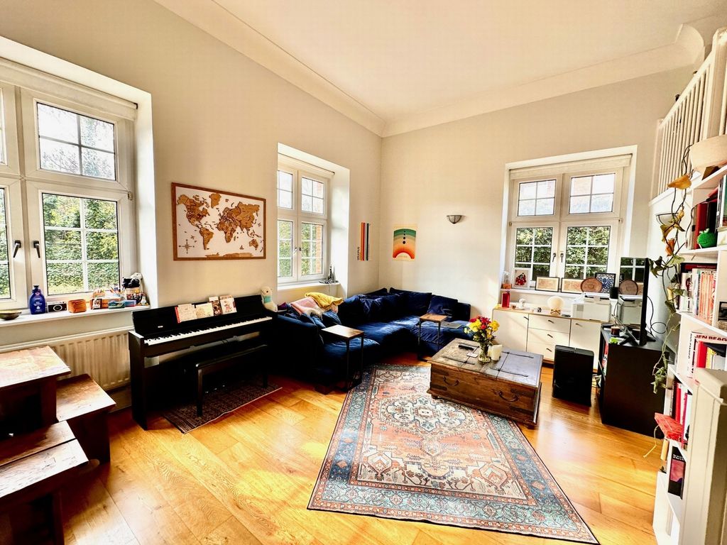 Property photo 1 of 11 Photo 6