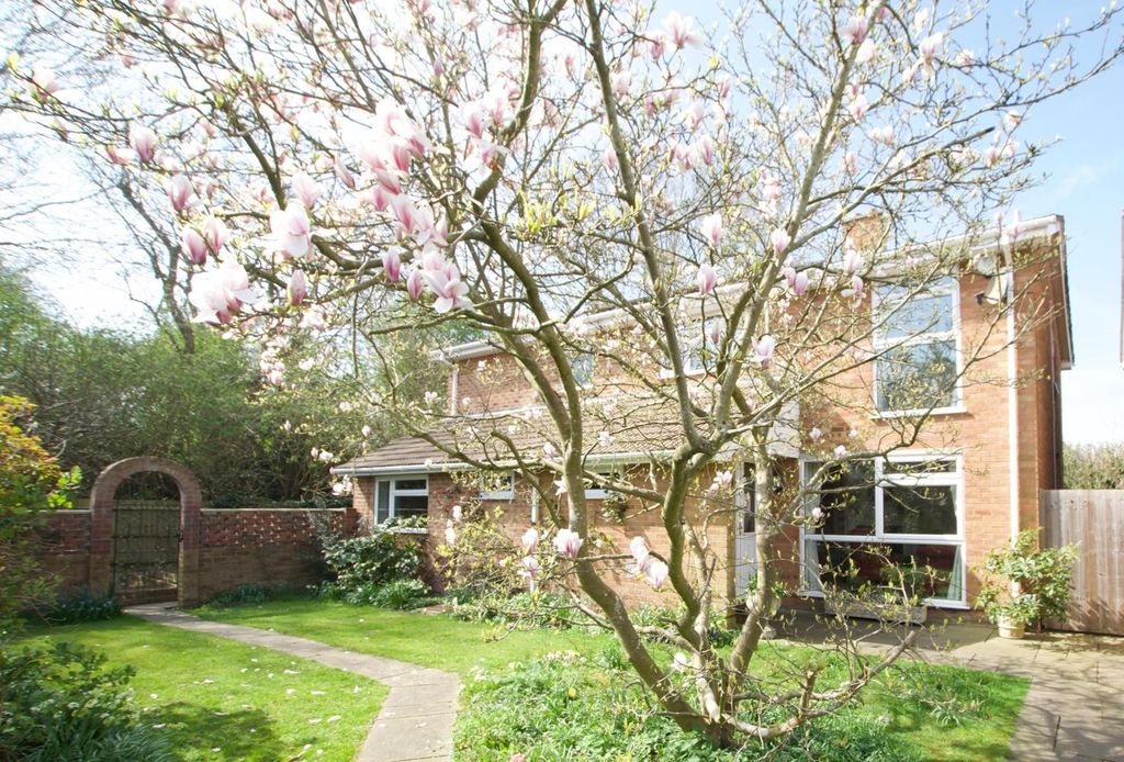 Property photo 1 of 18