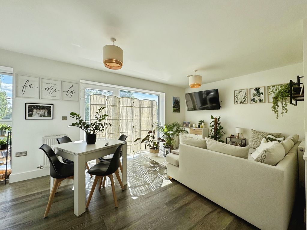 Property photo 3 of 13 Pbox-Img.Jpg