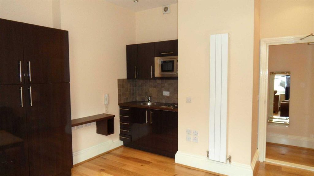 Property photo 2 of 3