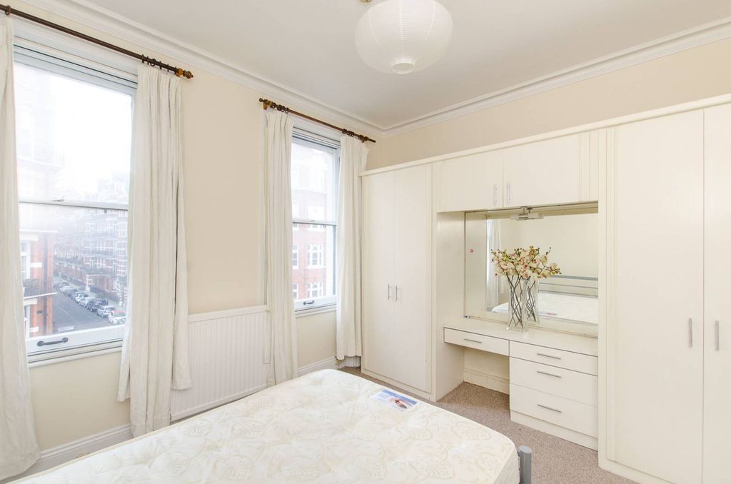 Property photo 3 of 7
