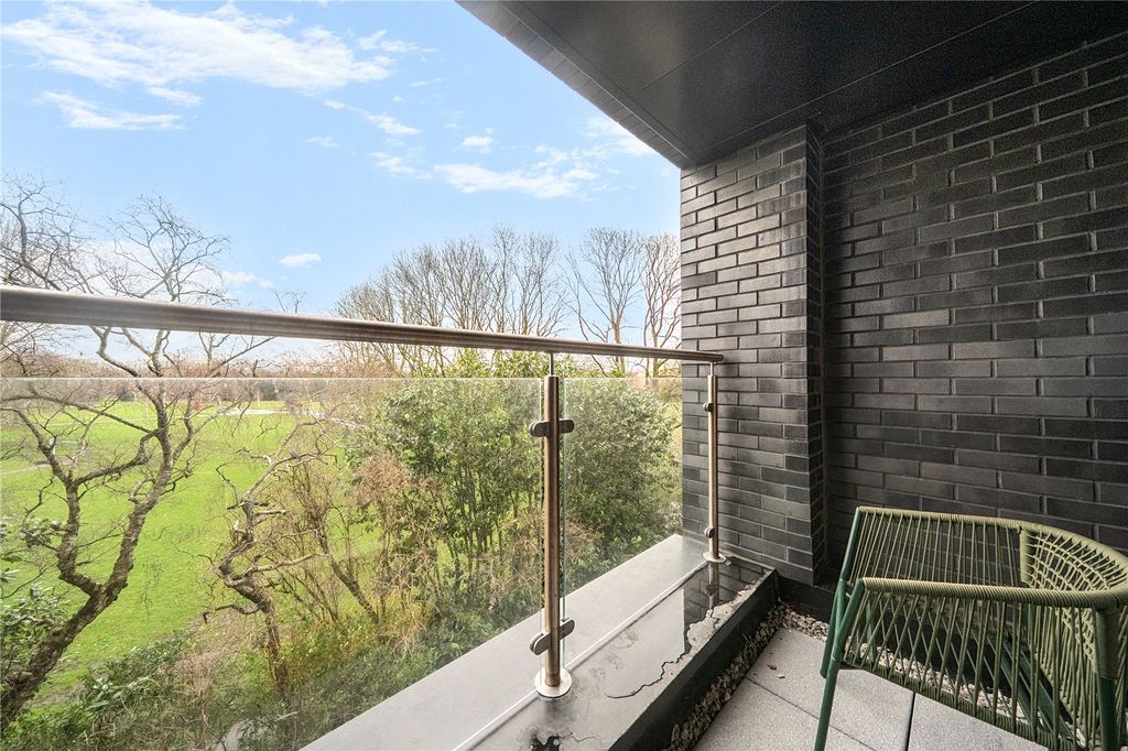 Property photo 3 of 13 Picture No. 12