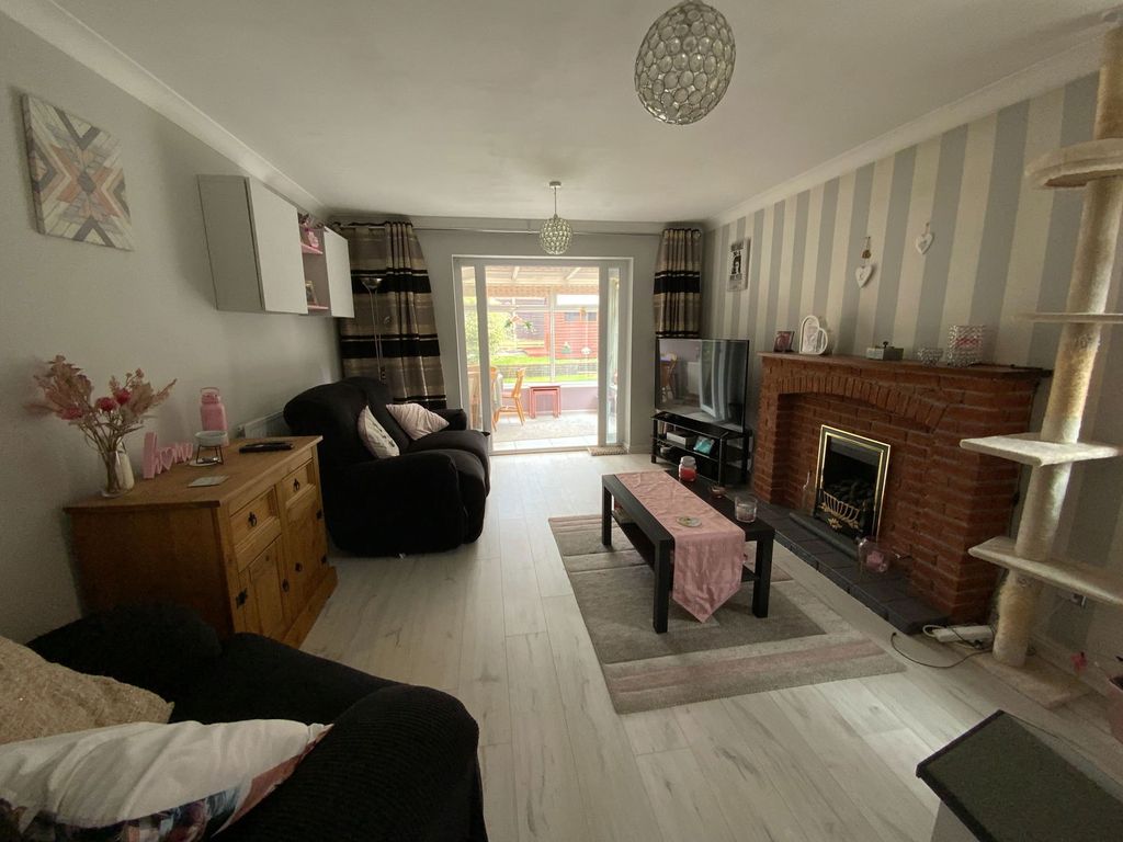 Property photo 2 of 12