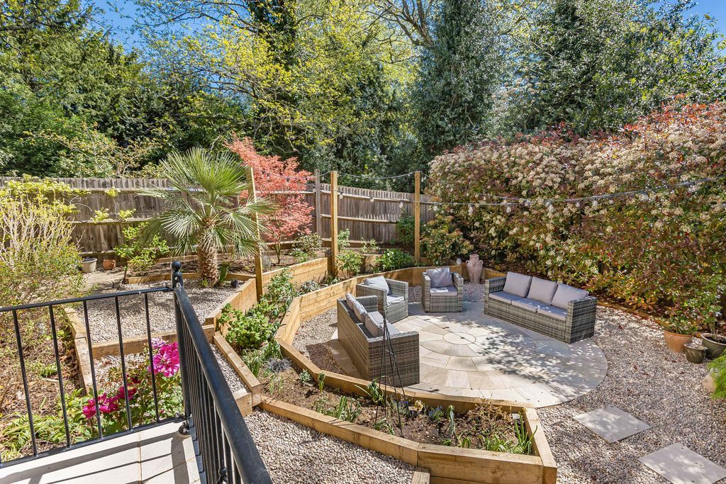 Additional image 20 of 6 bed detached house for saleNoahs Court Gardens, Hertford SG13