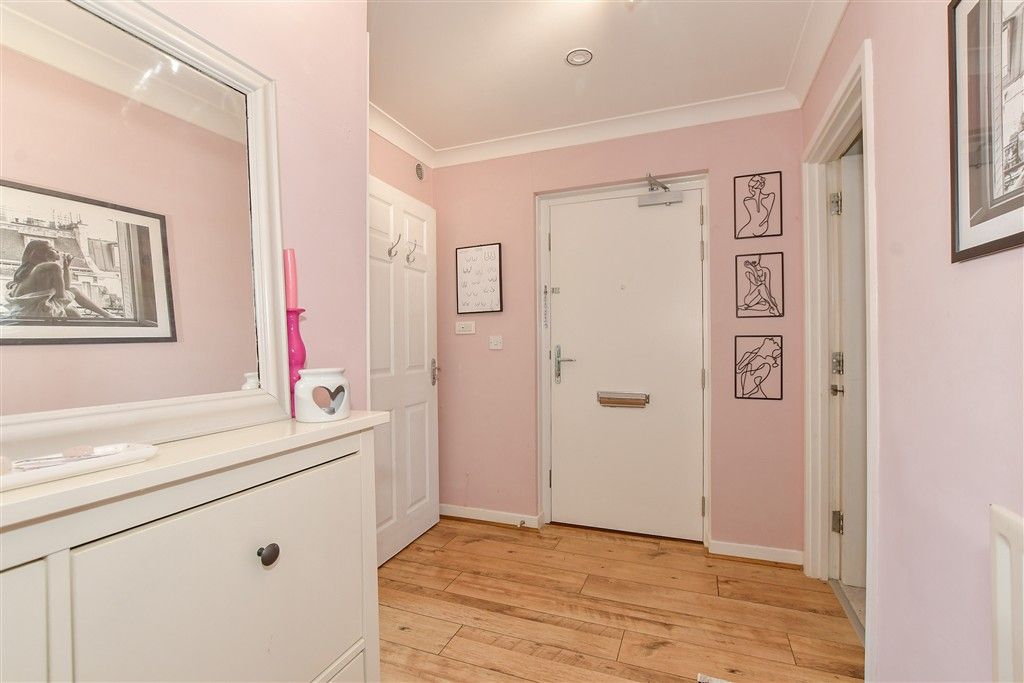 Property photo 1 of 9 Entrance Hall