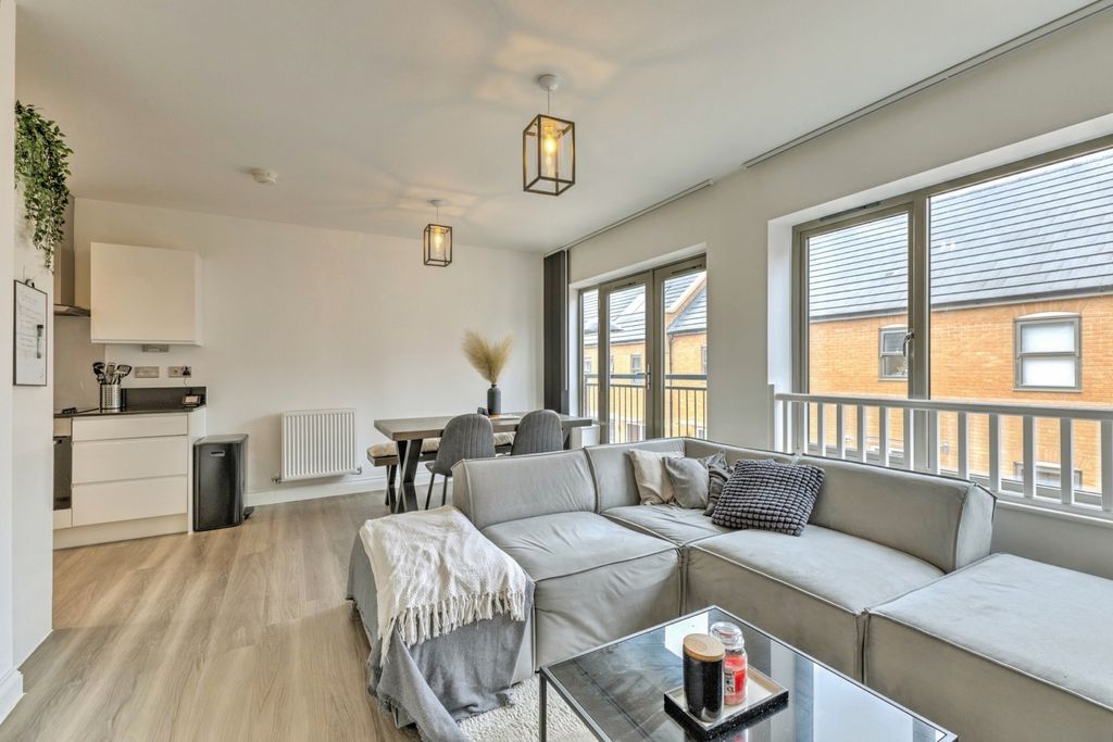 Property photo 2 of 12 Lounge Diner