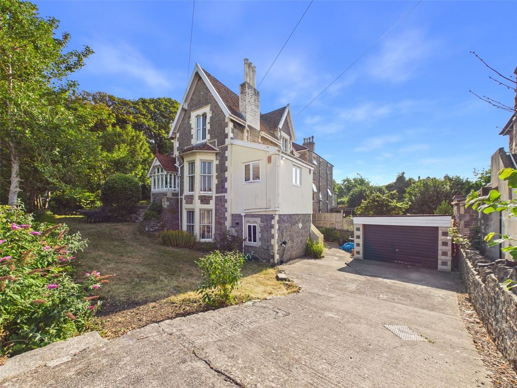 Property photo 1 of 31 Picture No. 27