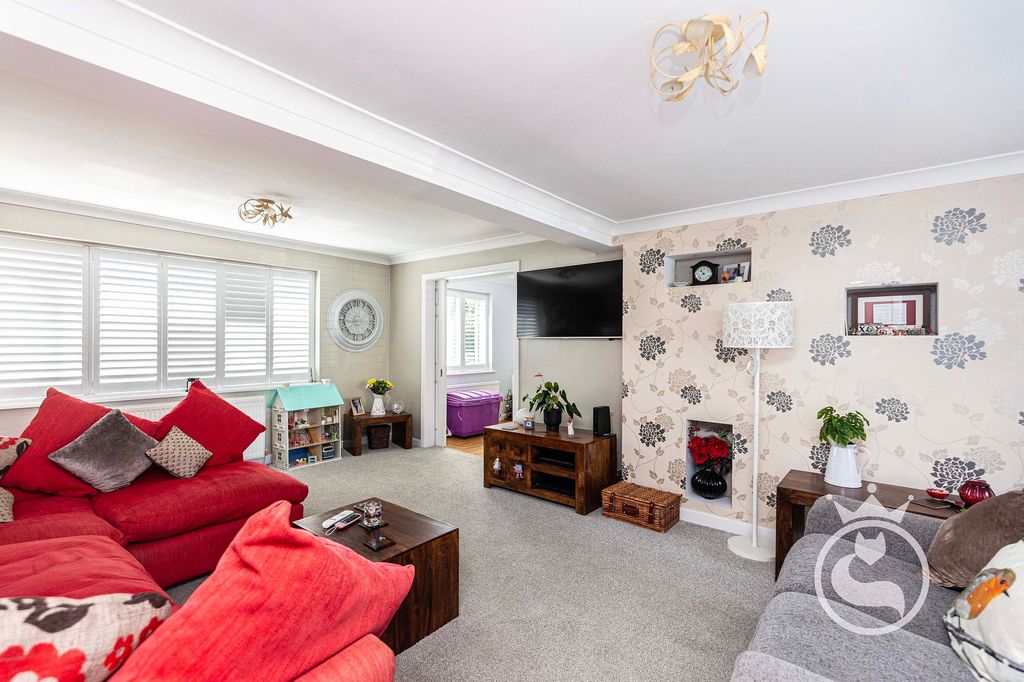 Property photo 2 of 18
