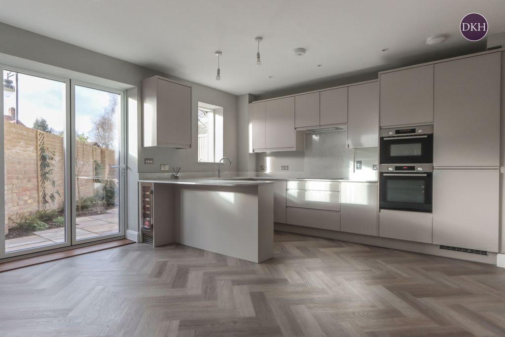 Property photo 2 of 18 Picture No. 06