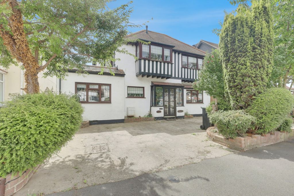 Property photo 1 of 27