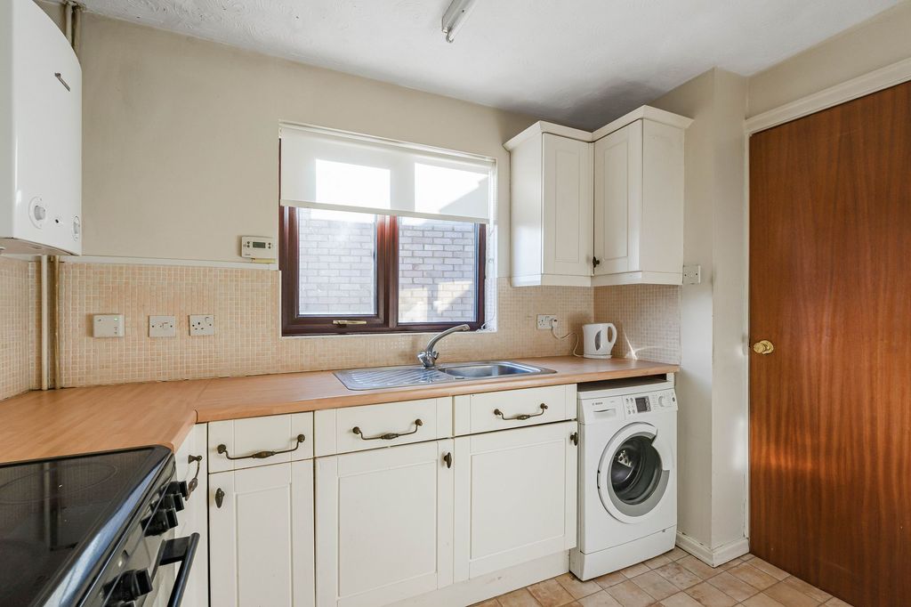 Property photo 3 of 14