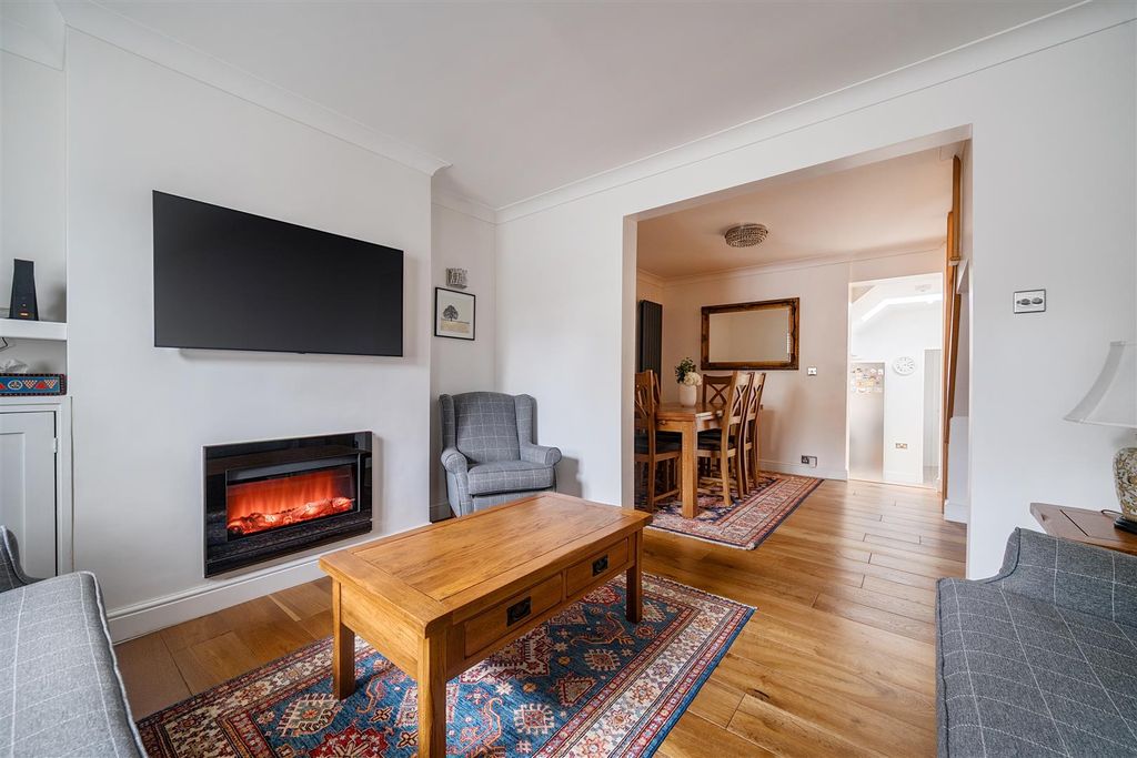 Property photo 3 of 23 1374634-18-6904Dfa1d3A1E.Jpg