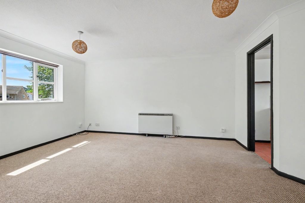 Property photo 3 of 9 5293403