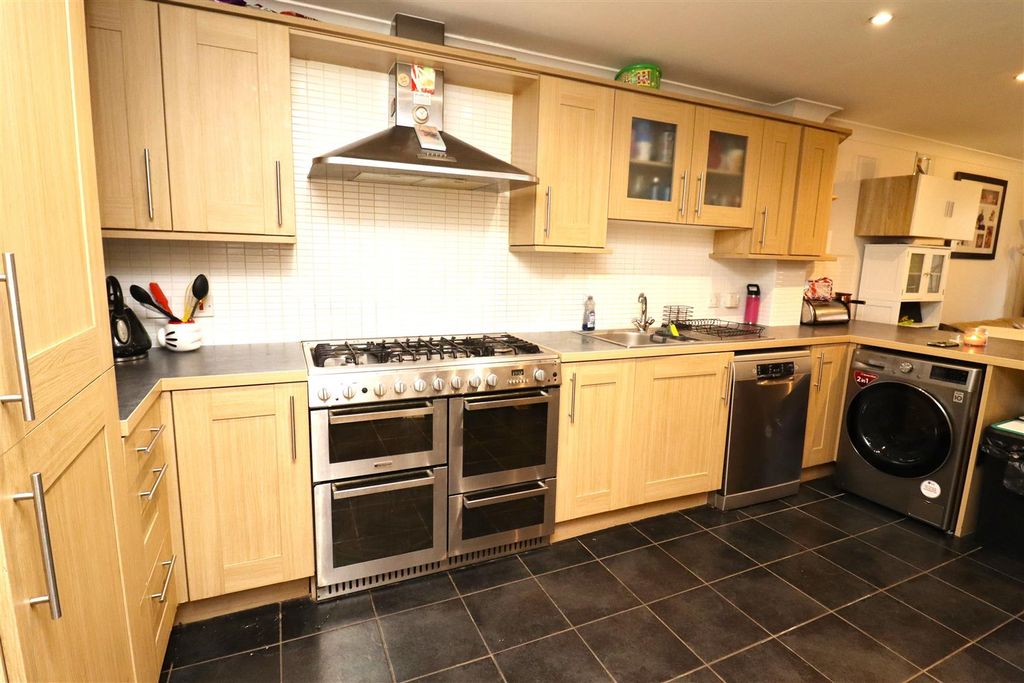 Property photo 2 of 16 Img_5733.Jpg