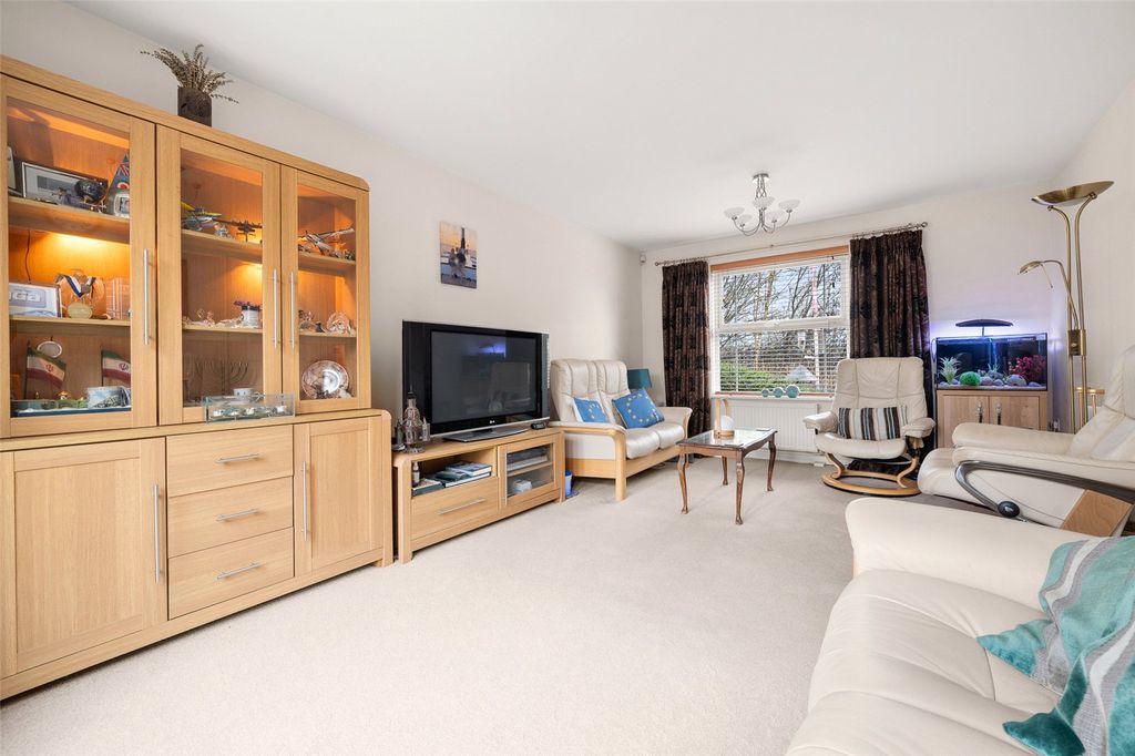 Property photo 3 of 21 Picture No. 24