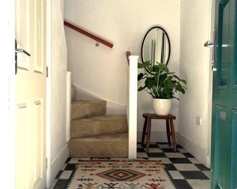 Property photo 3 of 13 Entrance Hall