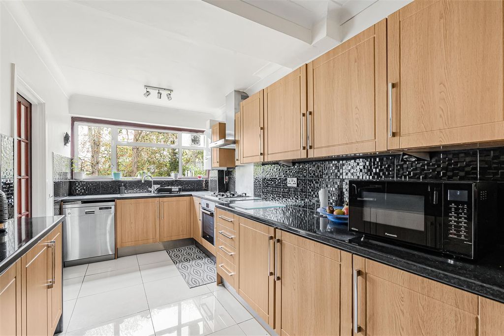 Property photo 3 of 17 17_96007.Jpg