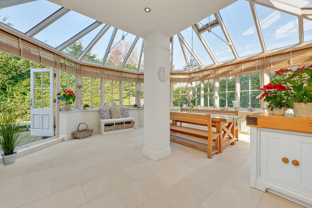 Property photo 3 of 17 Conservatory