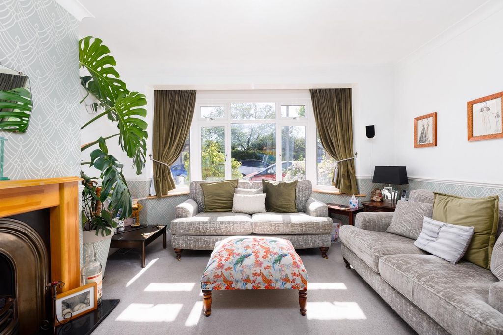 Property photo 1 of 36 1 Hendre Road-19.Jpg