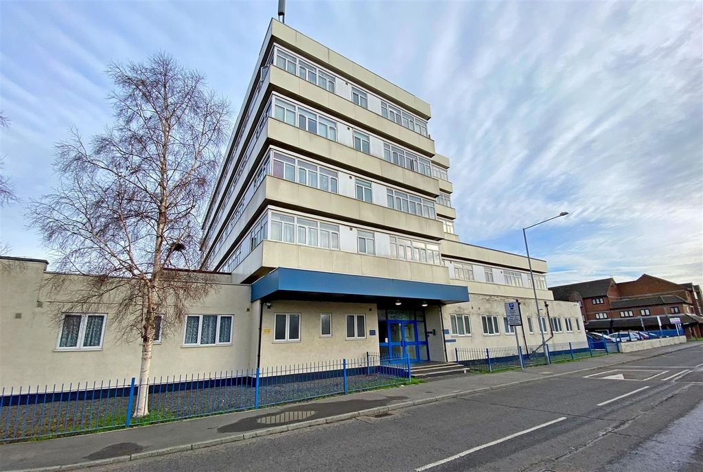 Property photo 1 of 9 External