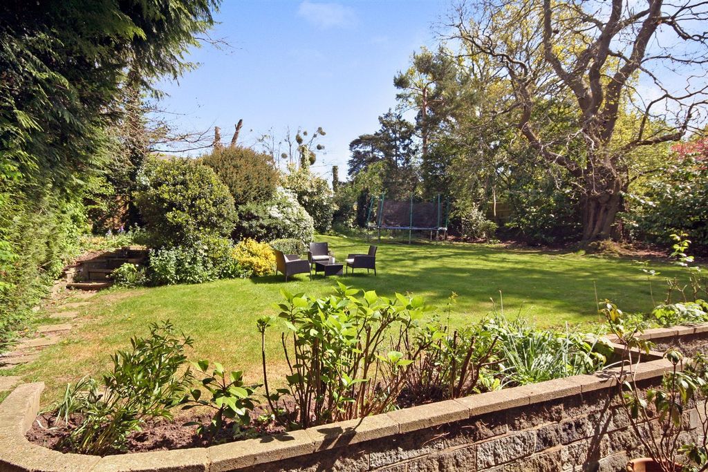 Property photo 2 of 10 Gardendp_Dp_9950330.Jpg