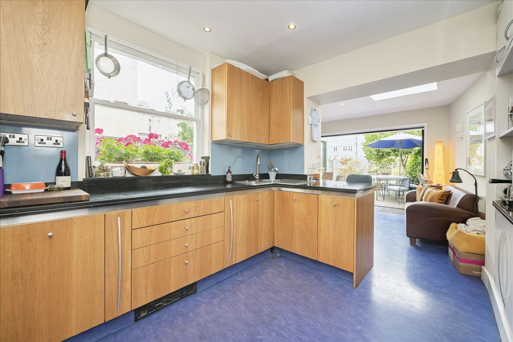 Property photo 2 of 14