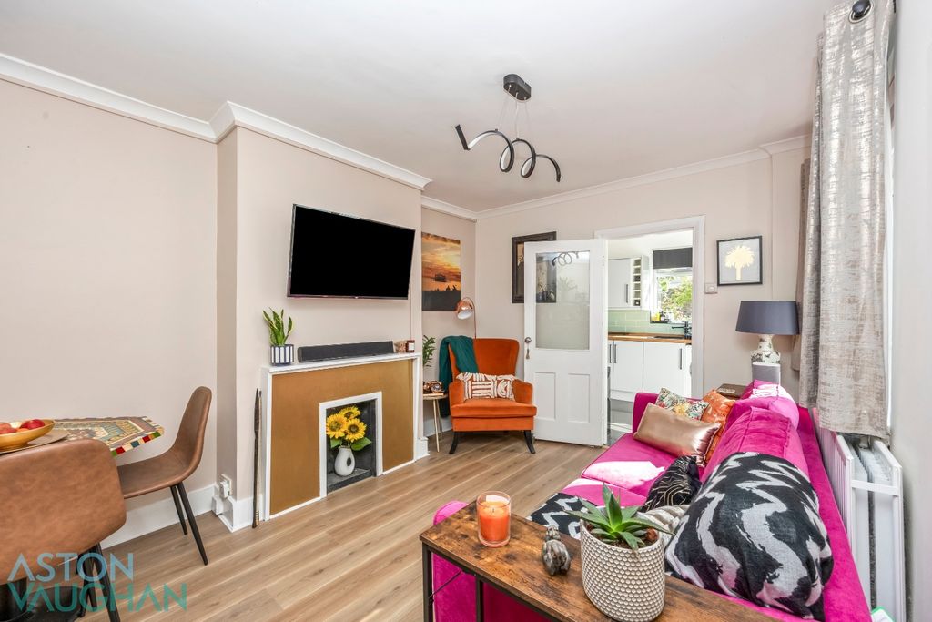 Property photo 2 of 18 5106333