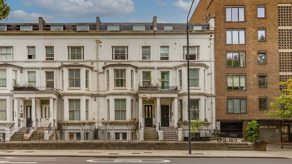 Property photo 1 of 10 Flat 1, 132 Earls Court Road, Kensington, London, W8 6Ql