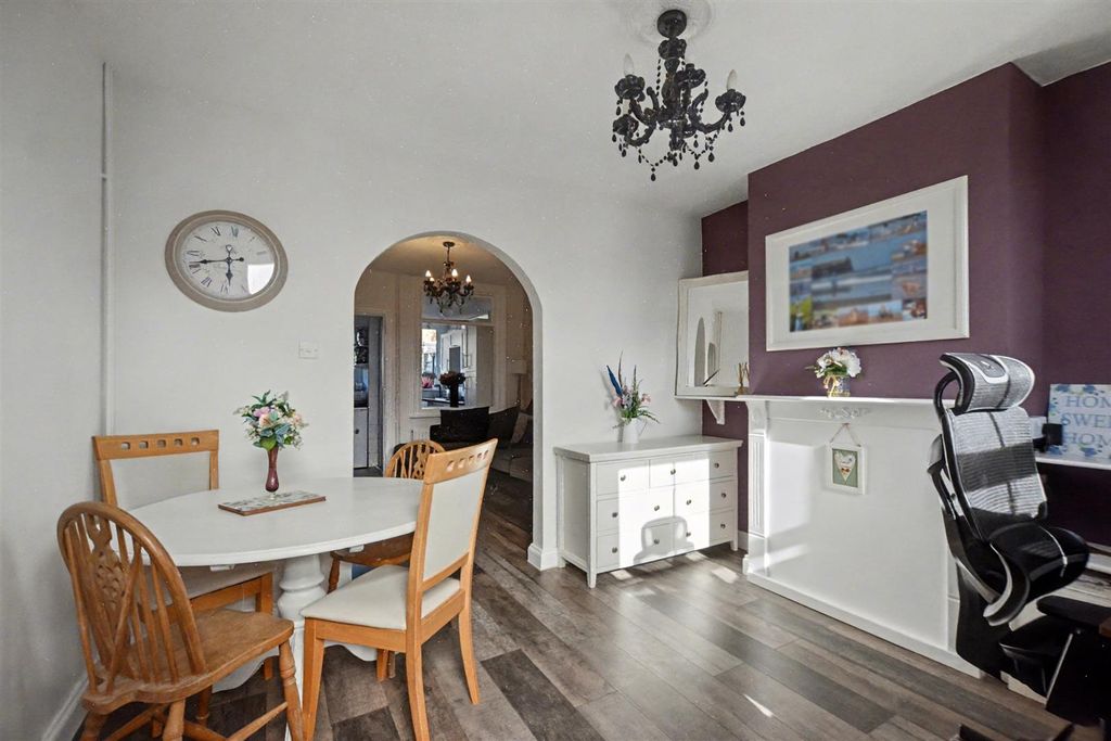 Property photo 3 of 19 Dining Room_2.Jpeg