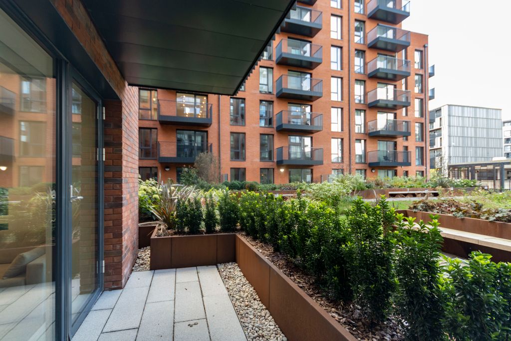 Property photo 1 of 25