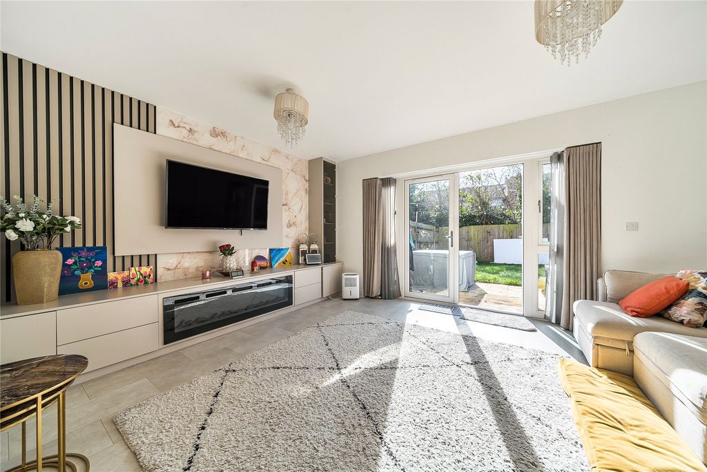 Property photo 3 of 16 Picture No. 19