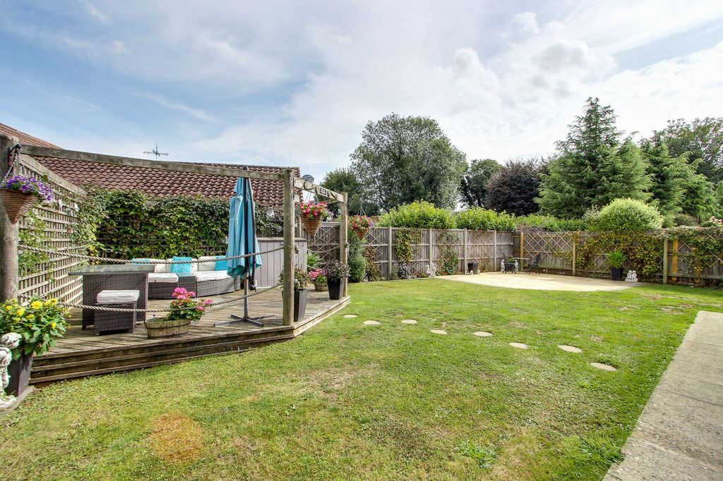 Property photo 3 of 31