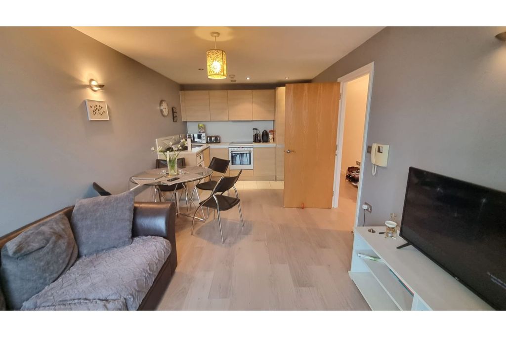 Property photo 2 of 9