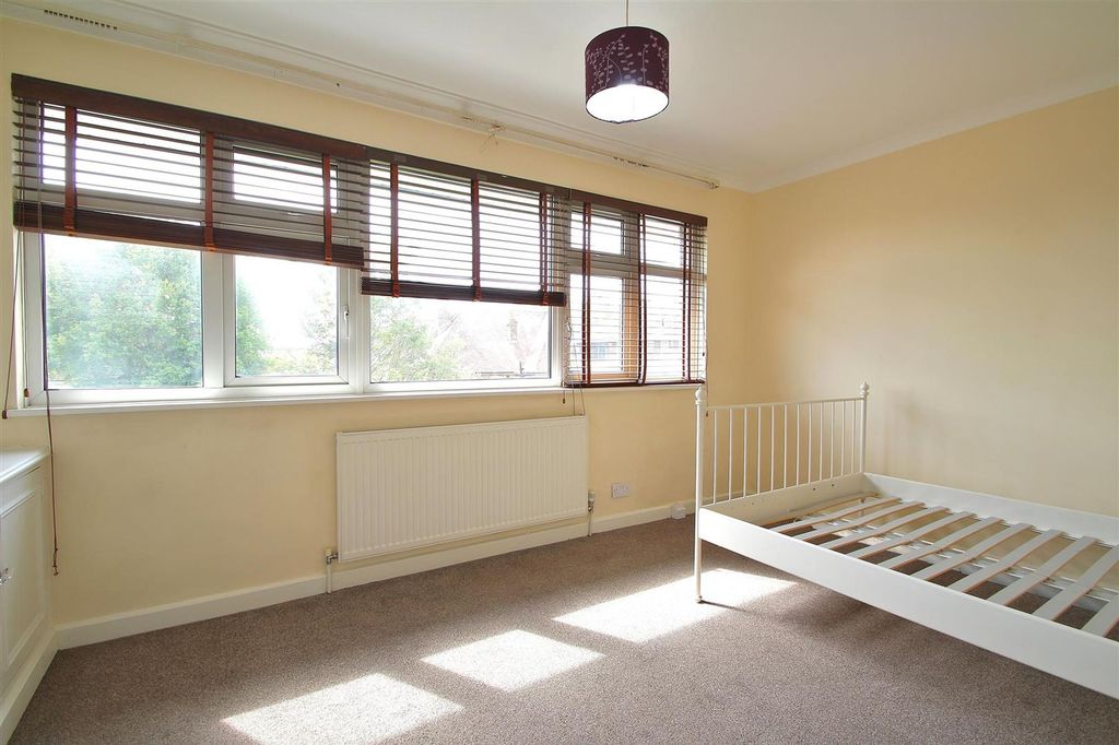 Property photo 3 of 7