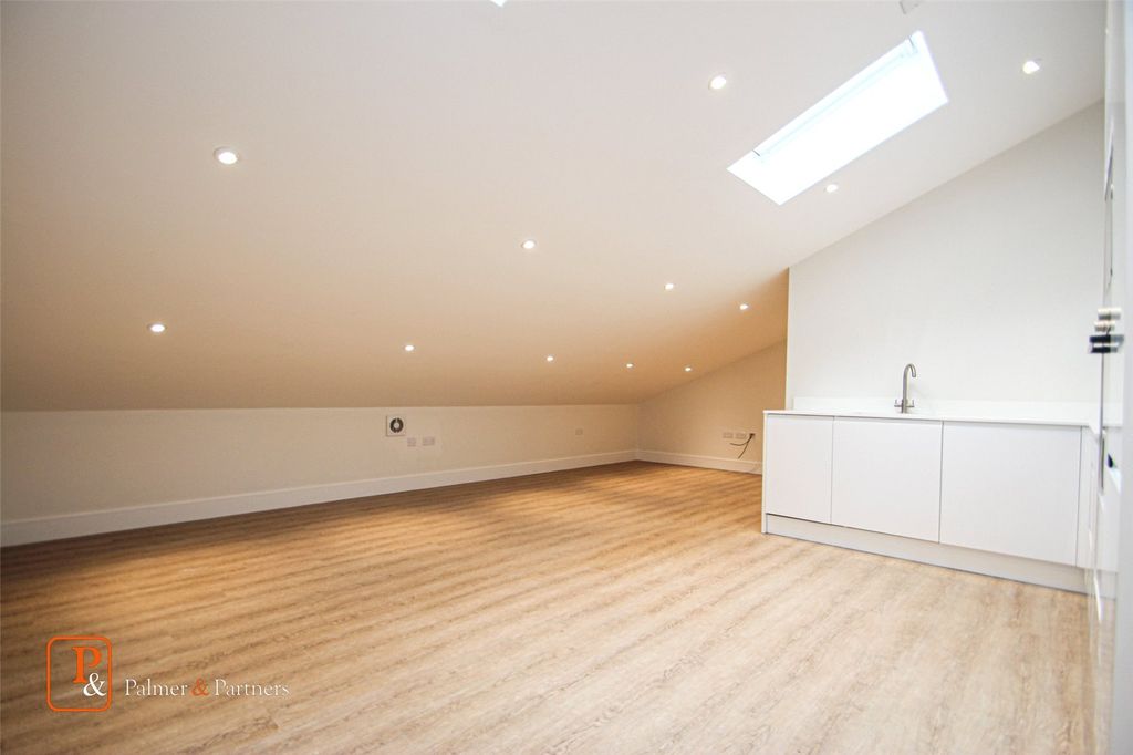 Property photo 3 of 6 Living Space