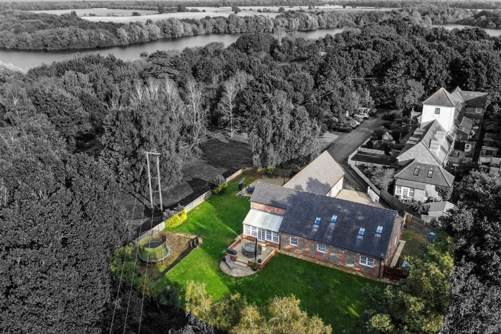 Property photo 1 of 22 Aerial