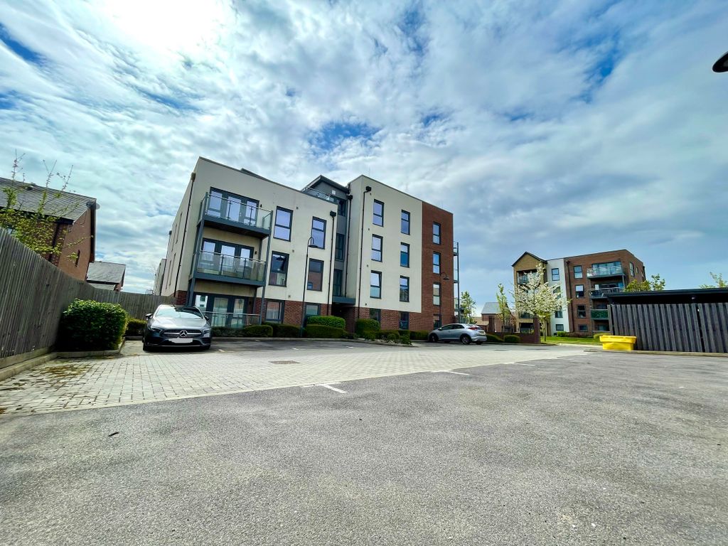 Property photo 1 of 8 Front