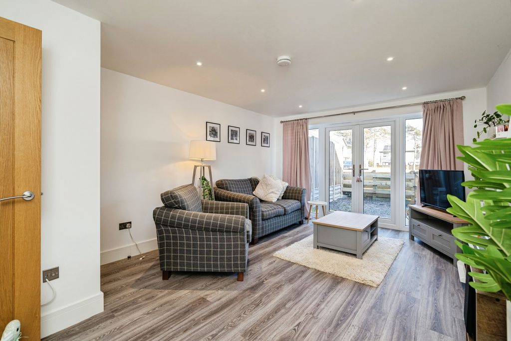 Property photo 2 of 16 Pbox-Img.Jpg