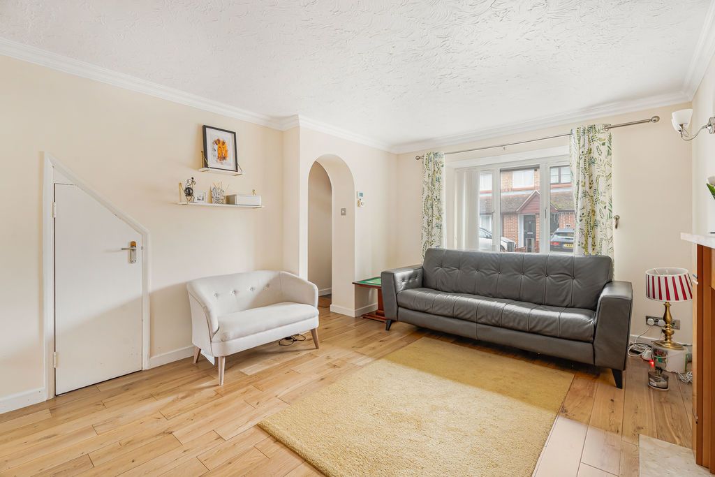 Property photo 2 of 15 Lounge