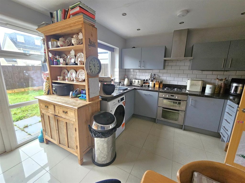 Property photo 3 of 14 Kitchen Diner.Jpg