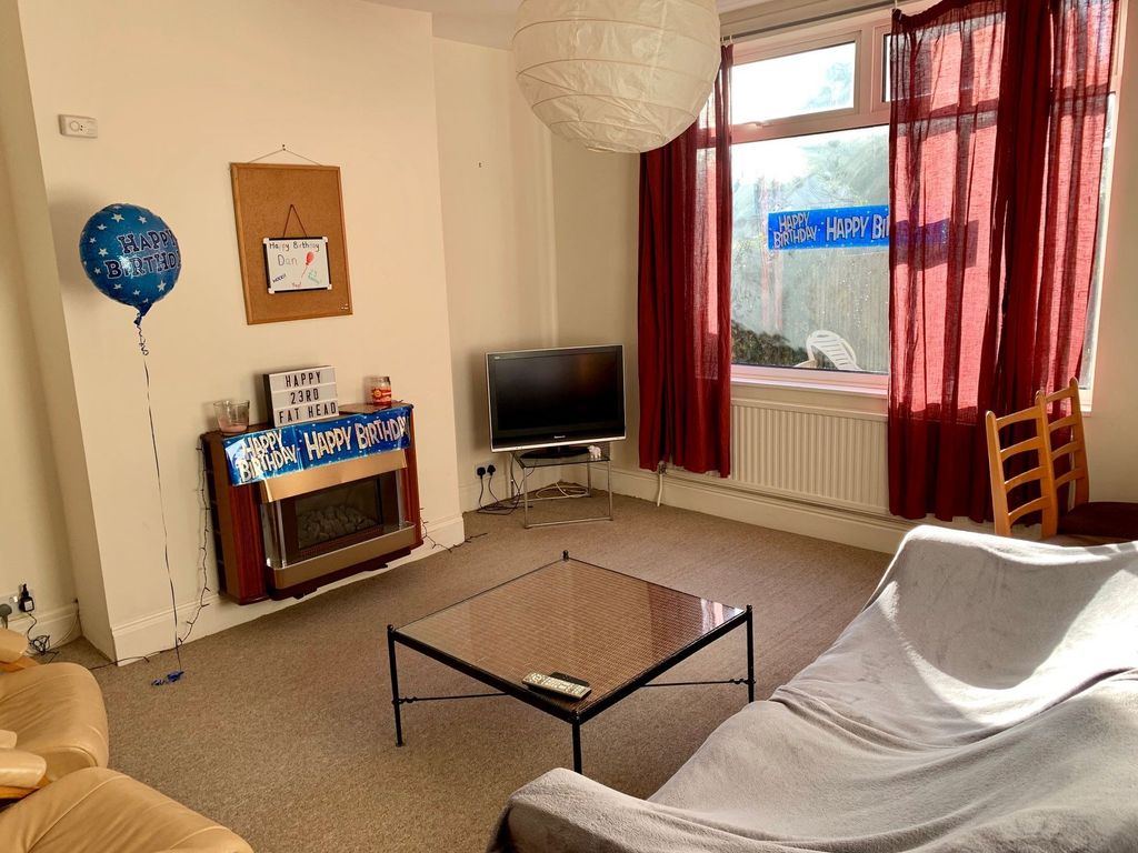 Property photo 3 of 9