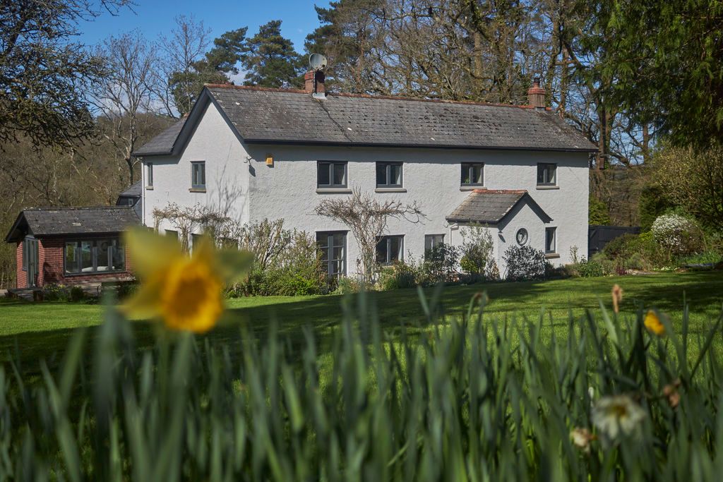 Property photo 1 of 22 Front Aspect