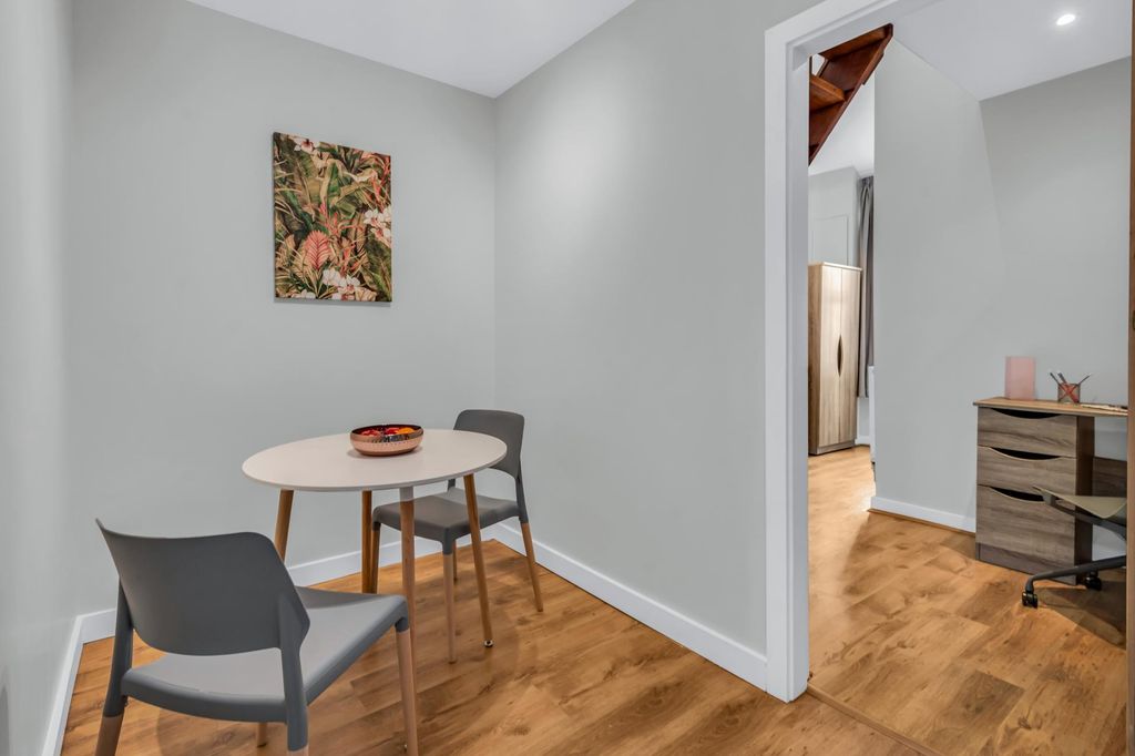 Property photo 3 of 14 Property Photo