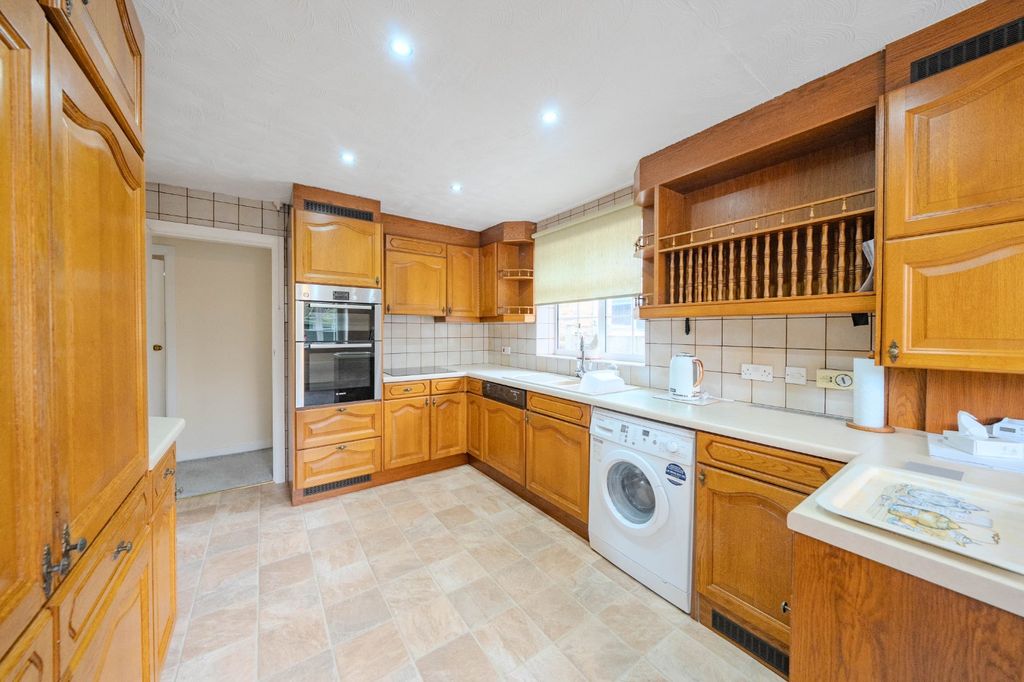 Property photo 3 of 19 Picture No. 02