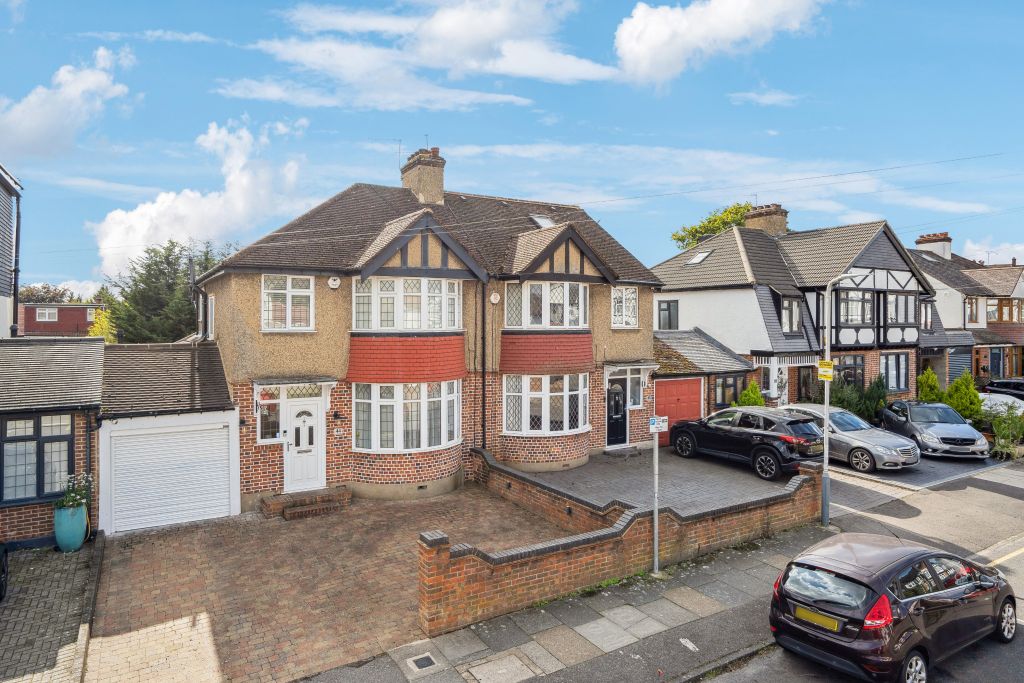 Property photo 1 of 17