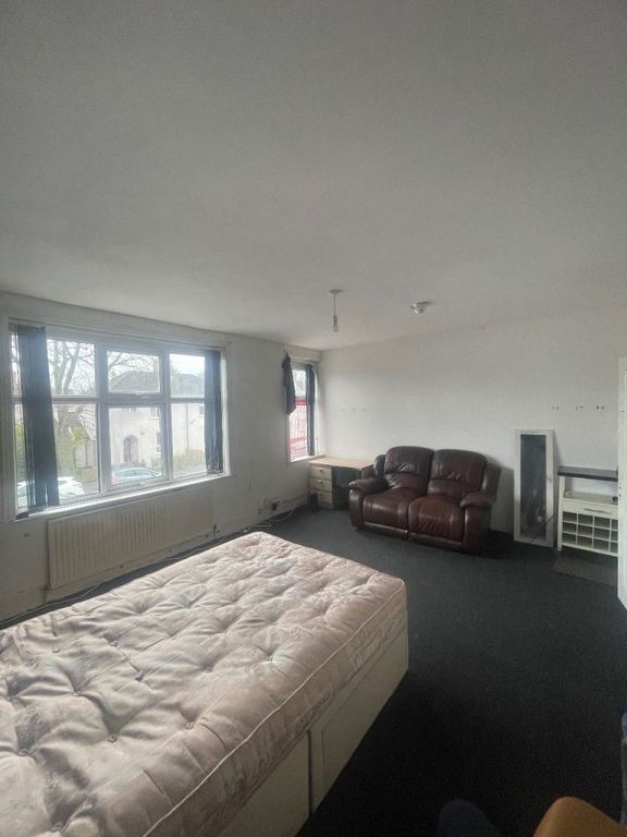 Property photo 1 of 4