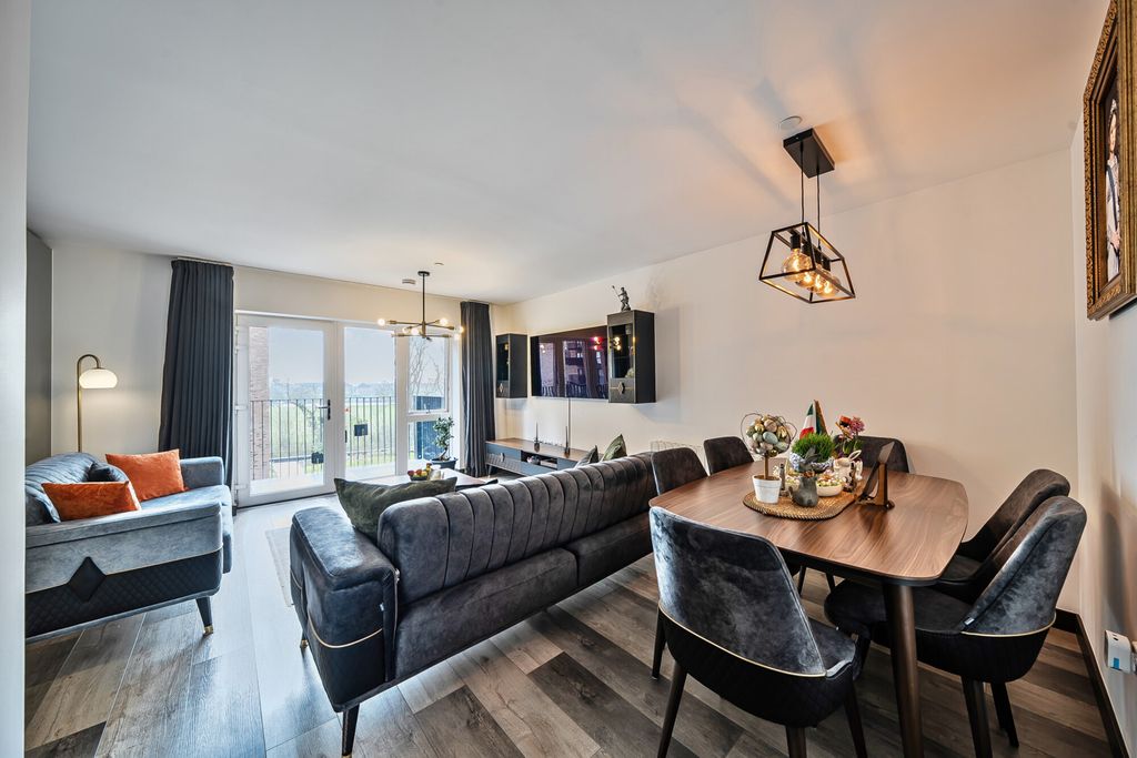 Property photo 3 of 21 1432210-15-69Bd42...