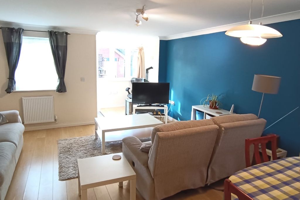 Property photo 2 of 9