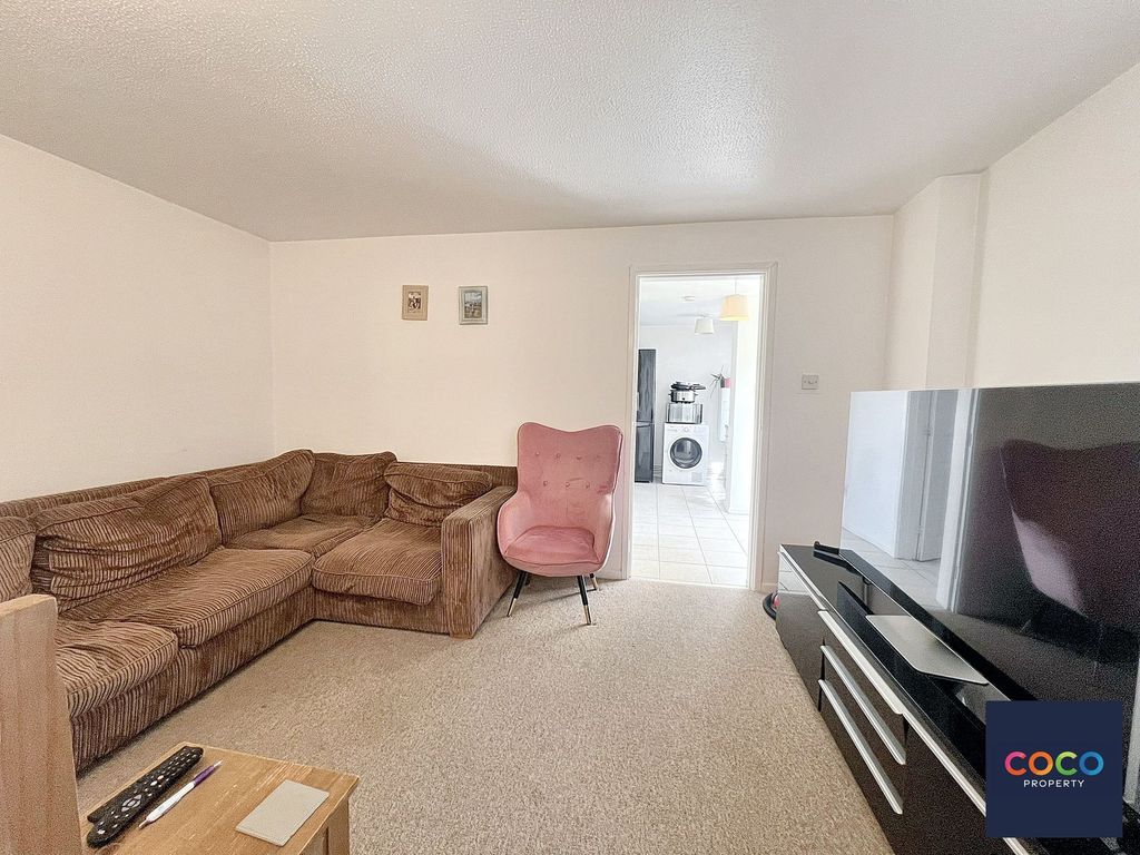 Property photo 2 of 9 Sitting Room